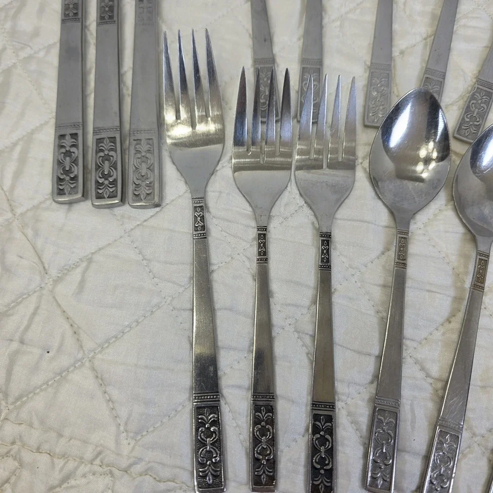 Vintage MCM Customcraft Fleur De Lis Flatware Silverware 15-Piece Set Stainless